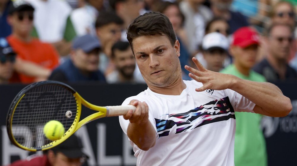 Kecmanović baš razočarao, uzeo svega sedam gemova i oprostio se od Vimbldona 1