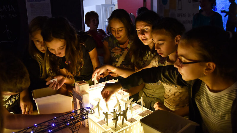 Otvara se Naučni klub u Novom Sadu: Prva izložba pod nazivom "Životni ciklusi Milutina Milankovića" 3 Otvara se Naučni klub u Novom Sadu: Prva izložba pod nazivom "Životni ciklusi Milutina Milankovića" 3