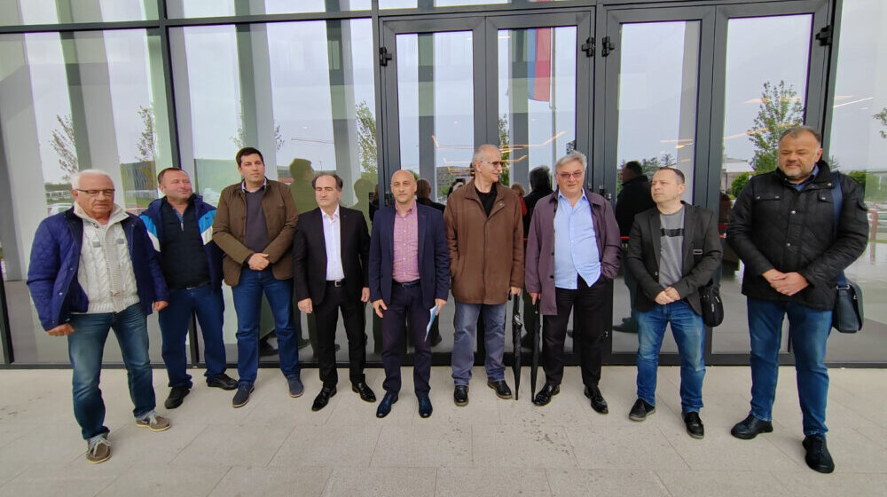 Pritisak na građane da idu na Vučićev kontramiting krivično delo: Opozicija u Kragujevcu uputila apel Tužilaštvu 1