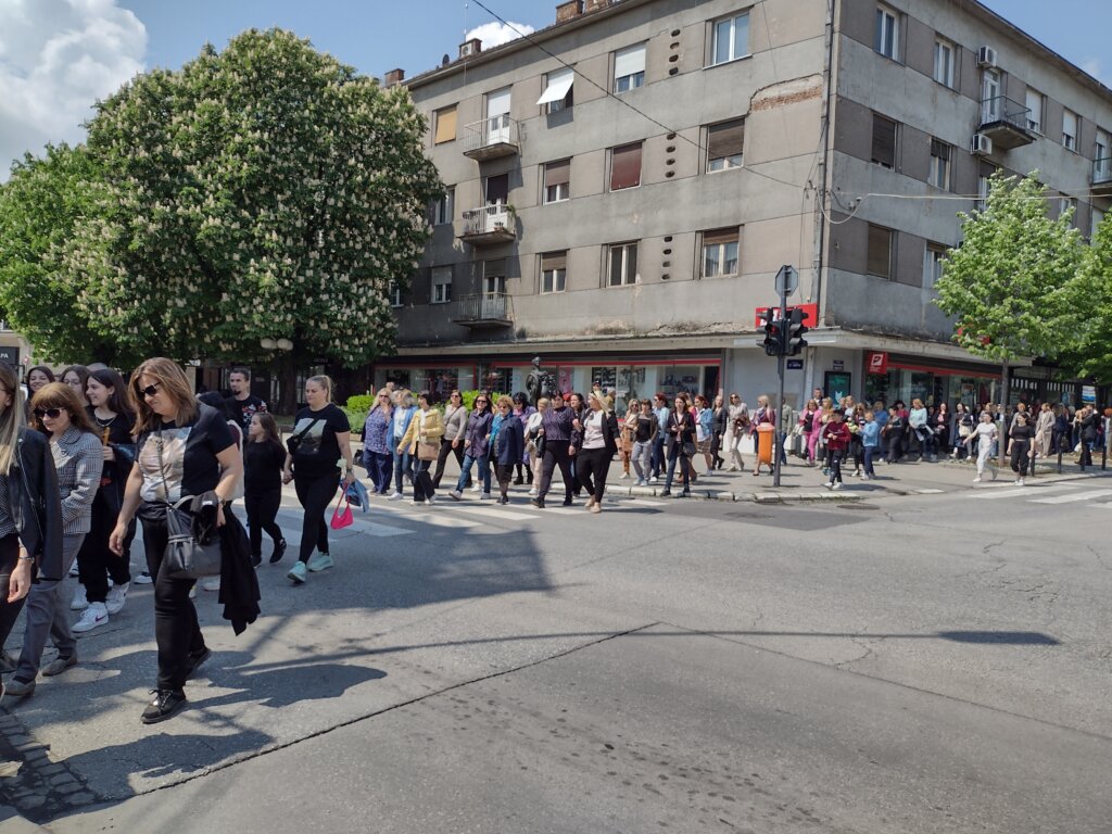 Tragedije su logičan rasplet svari koje se u društvu talože godinama: Poruka sa pomena žrtvama u Kragujevcu 2 Tragedije su logičan rasplet svari koje se u društvu talože godinama: Poruka sa pomena žrtvama u Kragujevcu 2