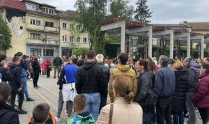 Protest u Požegi: Dogovoreno formiranje lokalnog tima za borbu protiv nasilja (FOTO) 4 Protest u Požegi: Dogovoreno formiranje lokalnog tima za borbu protiv nasilja (FOTO) 4