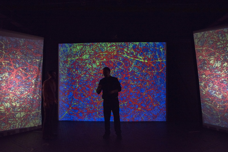 Predstava "Crveno" u Bitef teatru: Gostovanje Kruševačkog pozorišta sa provokativnom pričom o genijalnom slikaru Marku Rotku i zlu koje danas živimo 1