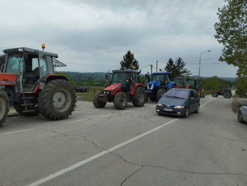 Poljoprivrednici iz Šumadije u petak traktorima za Beograd: U Rači Kragujevačkoj i BIA 6