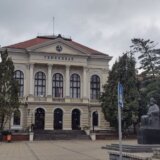 Pomen žrtvama beogradske tragedije u četvrtak i petak u Kragujevcu na Đačkom trgu kod Prve gimanzije 3