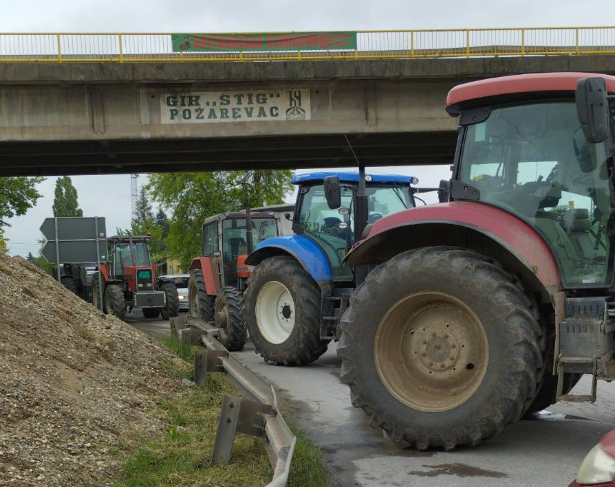 Vučić je iz „Šešeljevog šinjela” a mi smo iz Karađorđevog sela: Kako su Šumadinci „preveslali” policiju 2