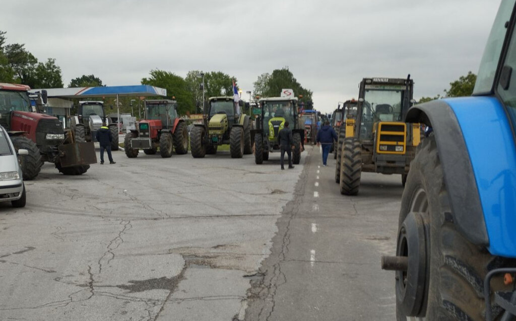Vučić je iz „Šešeljevog šinjela” a mi smo iz Karađorđevog sela: Kako su Šumadinci „preveslali” policiju 4