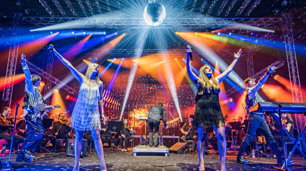 "ABBA" na Tašmajdanu: Koncert kao svojevrsni omaž jednom od najpopularnijih bendova 1