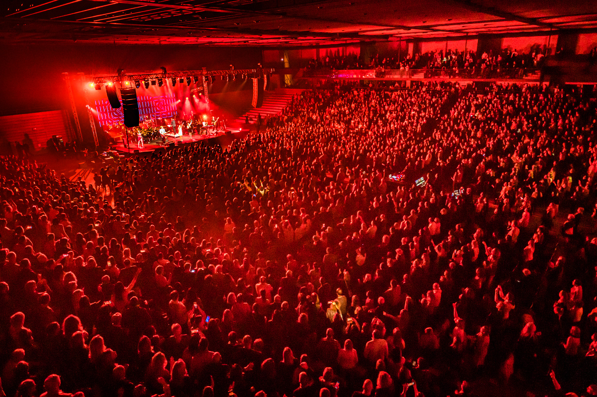 "ABBA" na Tašmajdanu: Koncert kao svojevrsni omaž jednom od najpopularnijih bendova 3