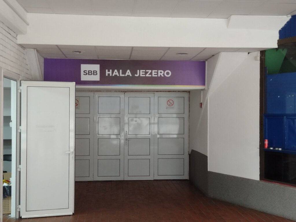 Kao kad bi Tito okupio partizane u ravnogorskom domu: Skupština SNS-a u SBB hali u Kragujevcu 2