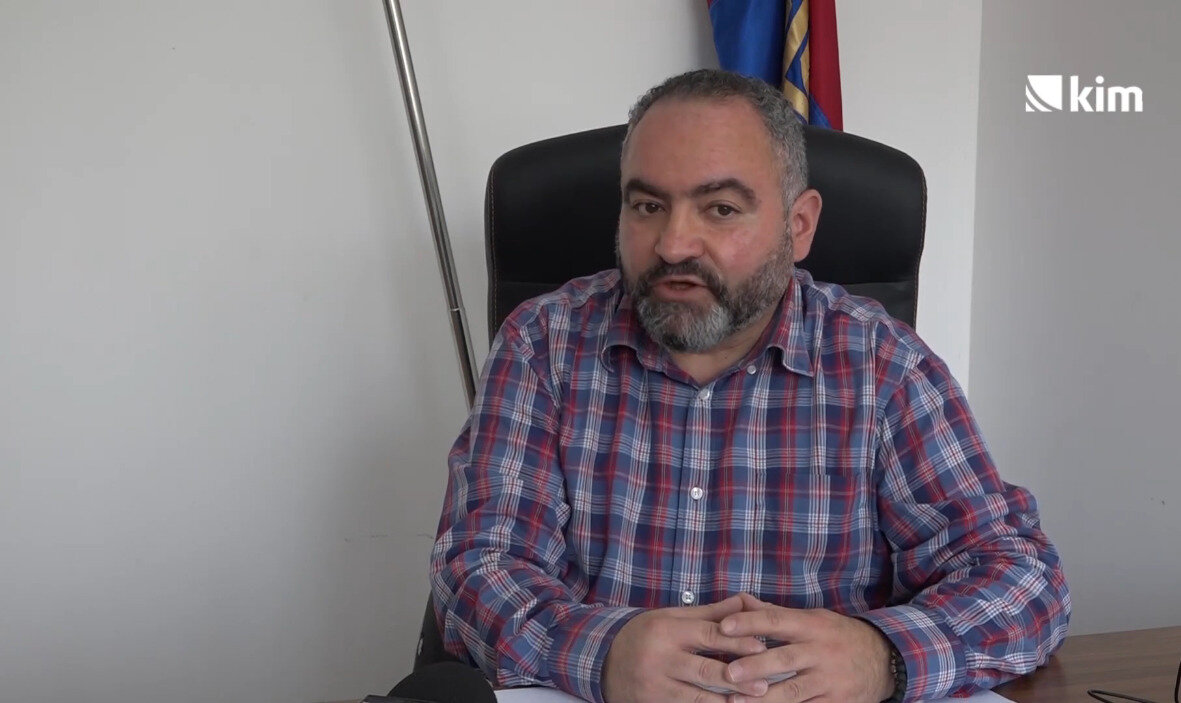 "Vikali na albanskom, pucali iz kola": Ko je sinoć pucao ispred osnovne škole u selu Ugljare na Kosovu i Metohiji? 4 "Vikali na albanskom, pucali iz kola": Ko je sinoć pucao ispred osnovne škole u selu Ugljare na Kosovu i Metohiji? 4