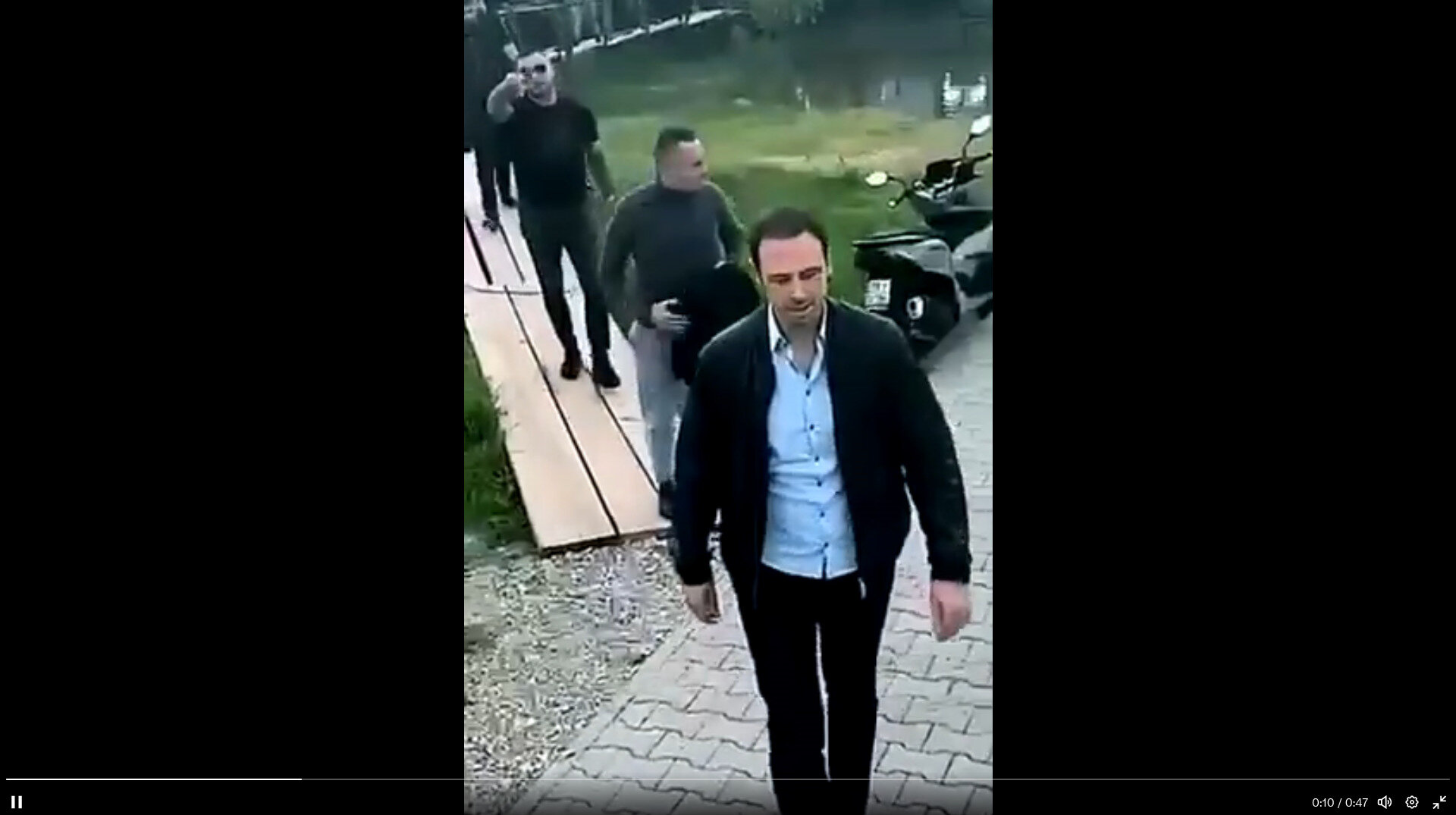 Da li je razlog za smenu Novaka Nedića to što Vučić nije zadovoljan organizacijom mitinga 12. aprila? 1