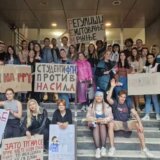Studenti FPN-a ispred fakulteta pravili transparente za protest "Srbija protiv nasilja" 12