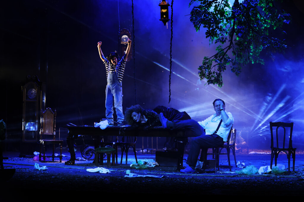 INTERVJU Dušan Kovačević: Moramo kolektivno da se lečimo, da shvatimo gde smo stigli 2 INTERVJU Dušan Kovačević: Moramo kolektivno da se lečimo, da shvatimo gde smo stigli 2