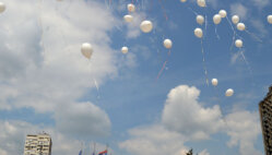 Učenici i profesori u Užicu odali pomen nastradalima u beogradskoj školi i izrazili potest protiv nasilja (FOTO/VIDEO) 6