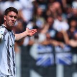 (VIDEO) Atalanta kažnjena zbog vređanja Dušana Vlahovića: Za povike "Cigane" zatvaranje dela tribine i 10.000 evra 12