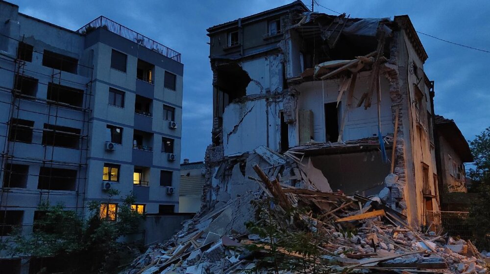 Zgrada u Vidovdanskoj ulici na Vračaru ponovo se obrušava 1