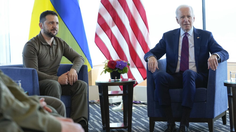 Bajden tokom sastanka sa Zelenskim najavio novu isporuku američkog oružja i municije Ukrajini 1