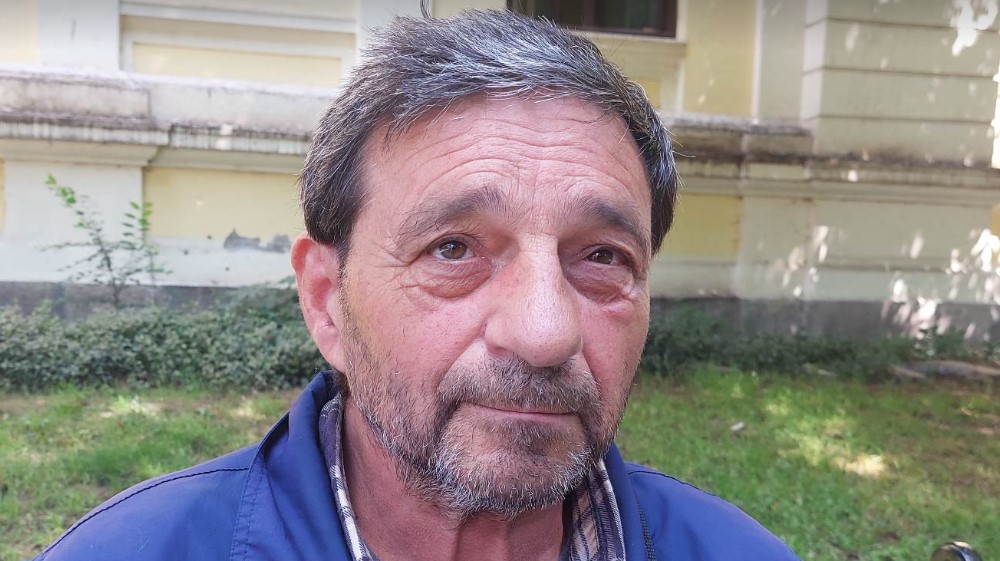 "Ako Vučić ode, staće da se grade putevi, škole i sve ostalo": Zaječarci za Danas o situaciji u zemlji 8 "Ako Vučić ode, staće da se grade putevi, škole i sve ostalo": Zaječarci za Danas o situaciji u zemlji 8