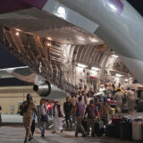 Katar avionom dopremio pomoć Sudanu, evakuisao ljude, borbe se nastavljaju 14