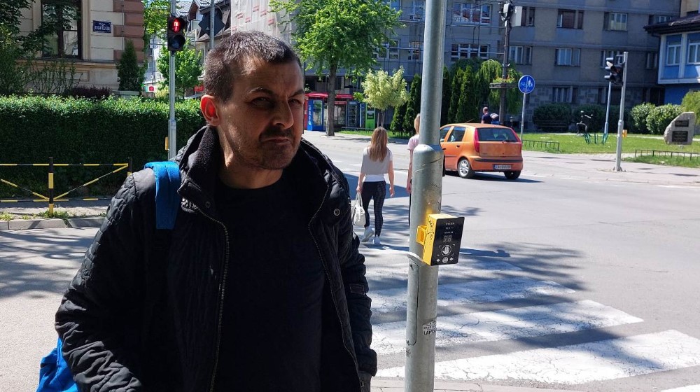 Roditelji su ga napustili kada je imao 17 dana: Izgubio je vid, ima dijabetes i na dijalizi je, a nema ni novca, ni kuću 4