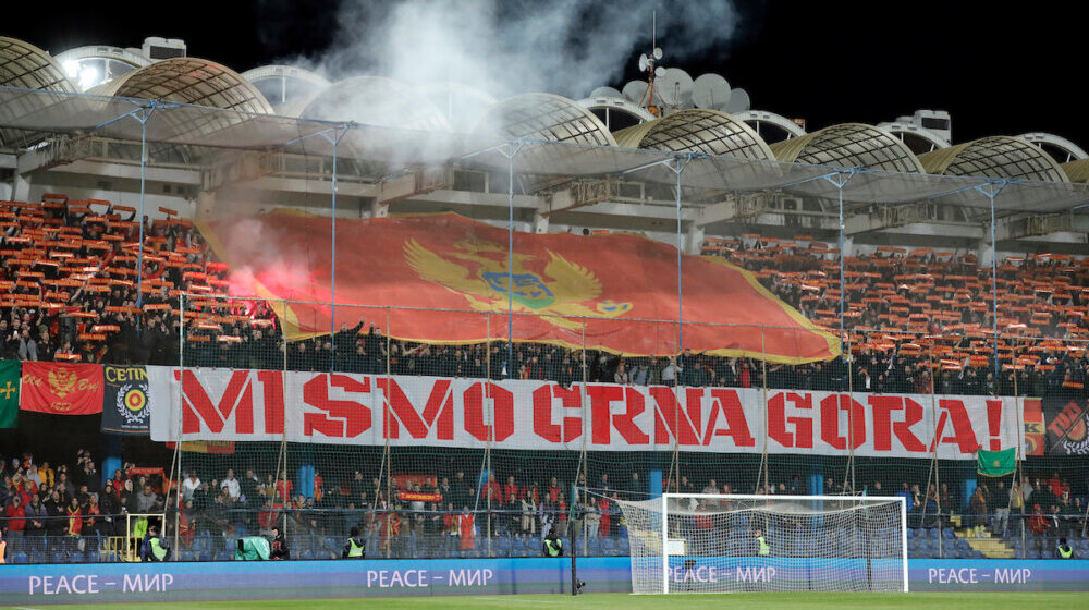 UEFA kaznila fudbalske saveze Crne Gore i Srbije zbog ponašanja navijača na utakmici kvalifikcija za EURO 2024. u Podgorici 1