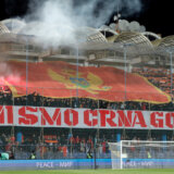 UEFA kaznila fudbalske saveze Crne Gore i Srbije zbog ponašanja navijača na utakmici kvalifikcija za EURO 2024. u Podgorici 7