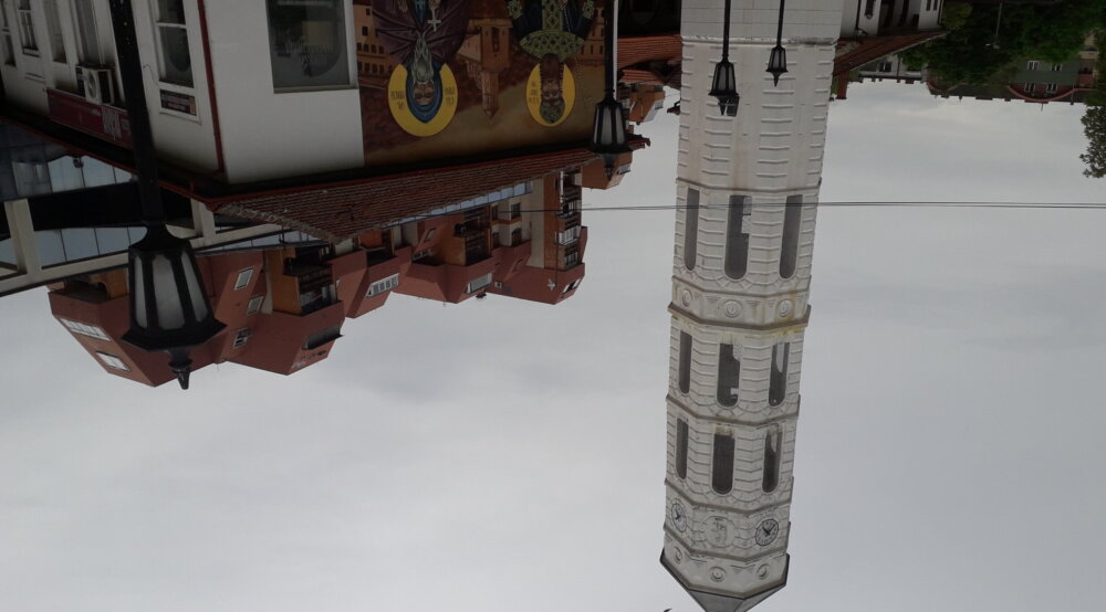 Danas na licu mesta: U Eparhijskom domu u Vranju odakle je noćas odneto iz kase više od četiri miliona dinara 2 Danas na licu mesta: U Eparhijskom domu u Vranju odakle je noćas odneto iz kase više od četiri miliona dinara 2