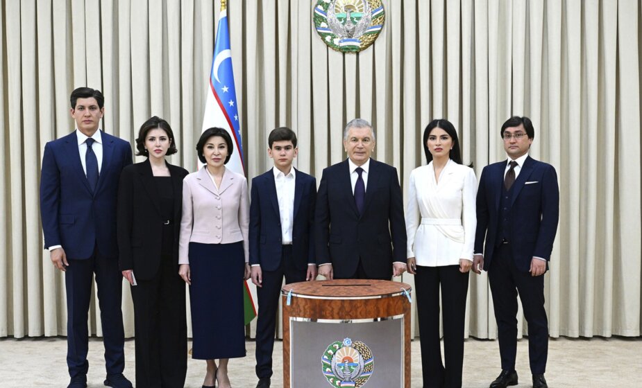 Referendum o izmenama Ustava u Uzbekistanu usvojen ubedljivom većinom 1