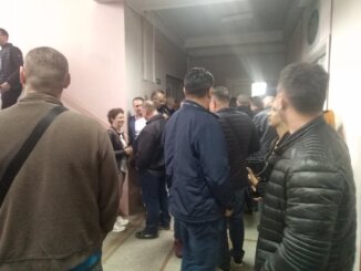 foto, javna licitacija 2, foto zm Haos na javnoj licitaciji za prodaju gradskih stanova, zgrada i garaža u Nišu: Gradonačelnica ocenila da Gradu ta imovina "nije potrebna“ 2