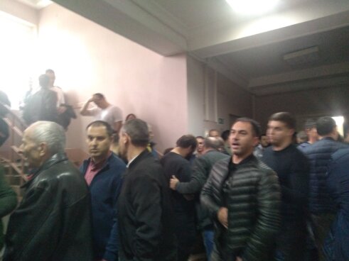 foto, javna licitacija 5, foto zm Haos na javnoj licitaciji za prodaju gradskih stanova, zgrada i garaža u Nišu: Gradonačelnica ocenila da Gradu ta imovina "nije potrebna“ 5