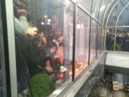 foto, masakr u beogradskoj skoli okupljanje 7, foto z.miladinovic Hiljade građana Niša u tišini odalo poštu žrtvama pucnjave u beogradskoj školi “Vladislav Ribnikar” 6