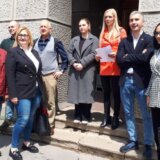 Niška opozicija traži reagovanje tužilaštva zbog “prinude” nad zaposlenima u javnom sektoru da prisustvuju mitingu SNS u Beogradu 5