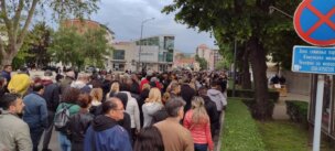 “Dosta nam je nenormalnosti koja je počela da odnosi živote”: Nekoliko hiljada građana Niša na protestu “Srbija protiv nasilja” 6