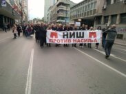 “Dosta nam je nenormalnosti koja je počela da odnosi živote”: Nekoliko hiljada građana Niša na protestu “Srbija protiv nasilja” 7
