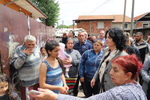 Da li će romska mahala izgrađena na Jevrejskom groblju u Nišu ovoga puta zaista biti raseljena? 2 Da li će romska mahala izgrađena na Jevrejskom groblju u Nišu ovoga puta zaista biti raseljena? 2
