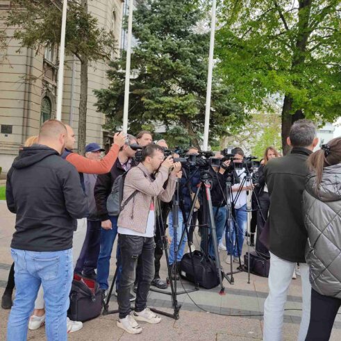"Naša profesija je teško ugrožena, a pritisak na medije van prestonice neopisiv": UNS obeležio Svetski dan slobode medija u Nišu 8