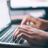 Ne klikćite na sledeće oglase, mogu da sadrže zlonamerni softver 8