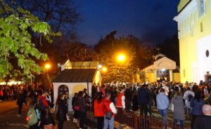 Građani Užica palili sveće i molili se za nastradale u beogradskoj školi „Vladislav Ribnikar“ 3