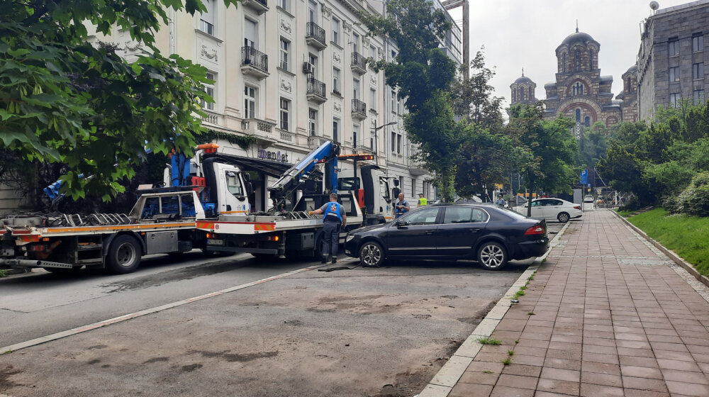 Parking servis uklonio propisno parkirana vozila oko Skupštine Srbije bez prethodnog obaveštenja 1