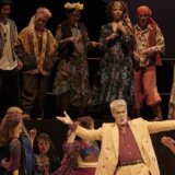 Seks, ironija i burleska sa šarmom i lakoćom: Inscenacija Mocartove opere ”Cosi fan tutte” režisera Kirila Serebrenikova 5