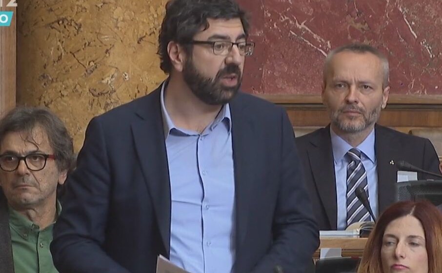 Lazović sa skupštinske govornice pozvao građane na protest Srbija bez nasilja 1