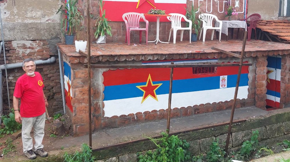 Videli se prvi put posle 44 godine: Jugonostalgičar iz Zaječara proslavio Dan mladosti sa prijateljima iz Doma za nezbrinutu decu 3