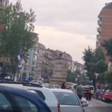 Reporter Kosseva javlja da je situacija na Severu Kosova mirna, na TV Pink tvrde da je dramatična 12