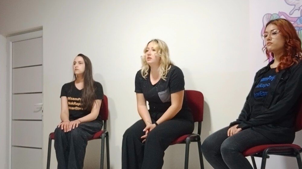 Predstava „Nisam prijavila“ otvorila Festival ženskog prijateljstva u Tutinu 1