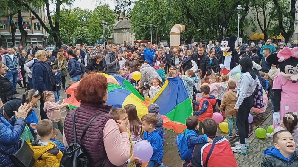 Roditelji iz Odžaka poručili: Svi moraju da ogovaraju za zlostavljanje naše dece, nije samo direktorka kriva 1