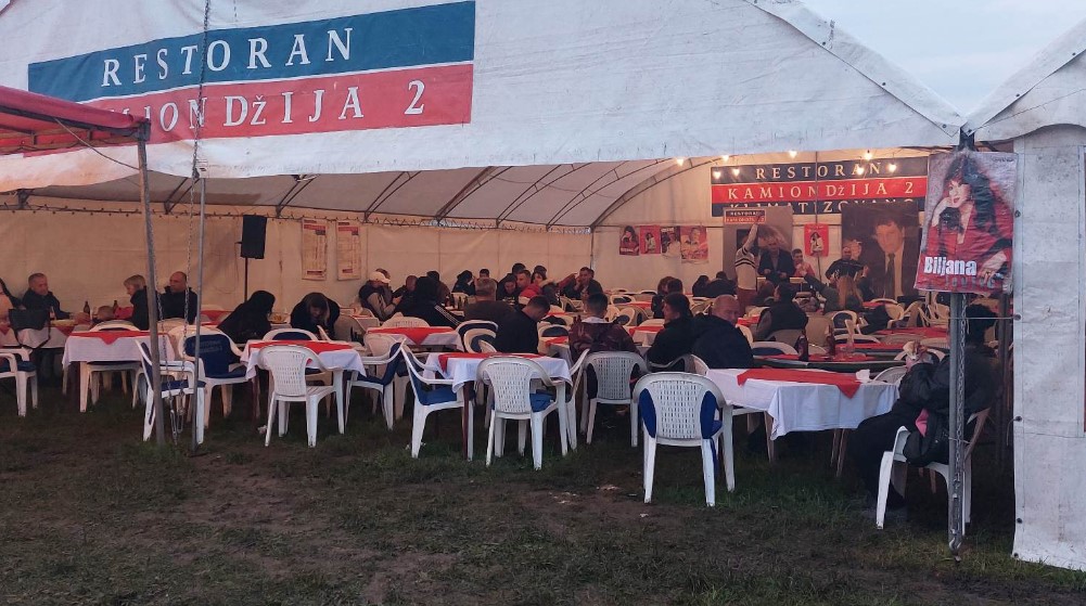 Tradicionalni vašar u Zaječaru pokvarili blato i kiša: Pljeskavice 300, jagnjetina 3.000, a mekica 100 dinara 7 Tradicionalni vašar u Zaječaru pokvarili blato i kiša: Pljeskavice 300, jagnjetina 3.000, a mekica 100 dinara 7