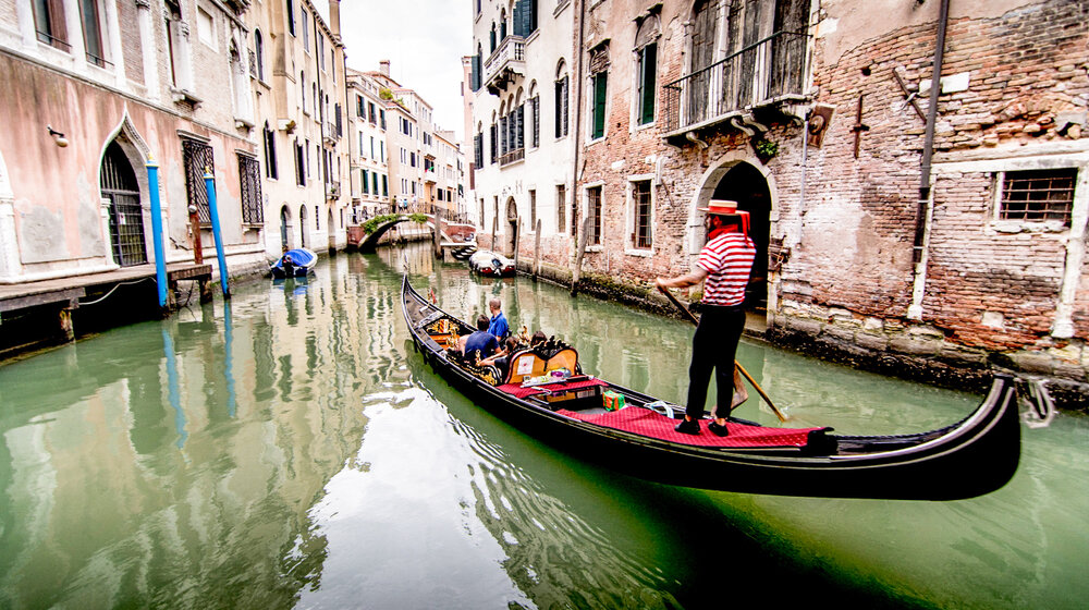 Venecijanski kanal obojen zelenom bojom: Policija pokrenula istragu 1