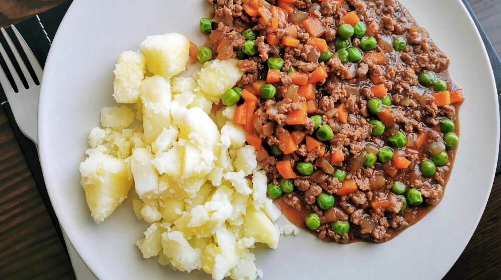 Recept za najpopularnije jelo u Škotskoj: Mleveno meso i pire kao dobitna kombinacija 1