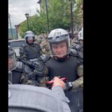 U Americi se održava dan sećanja na vojnike, u Zvečanu Arsenijević nudio slatkiše pripadnicma KFOR 9