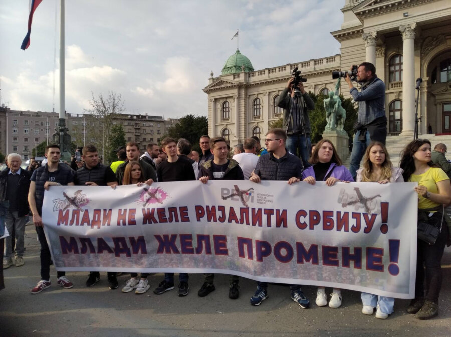 Bne Intelnjuz: Raspoloženje ljudi na poslednjem masovnom protestu u Beogradu postalo ratoborno 2